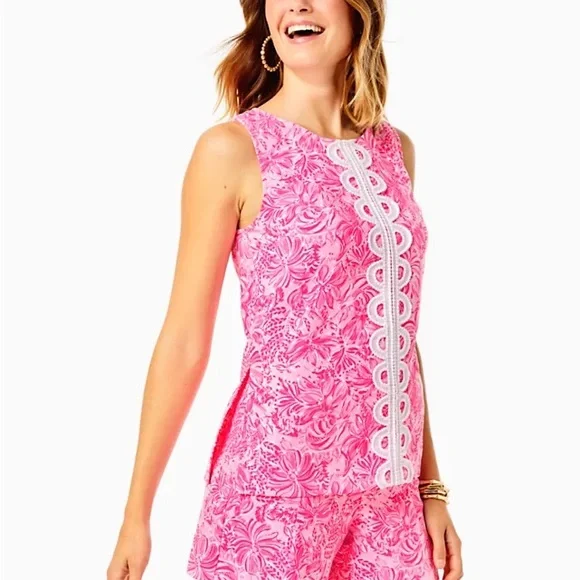 Lilly Pulitzer foxy llama set of top and shorts - Picture 5 of 5